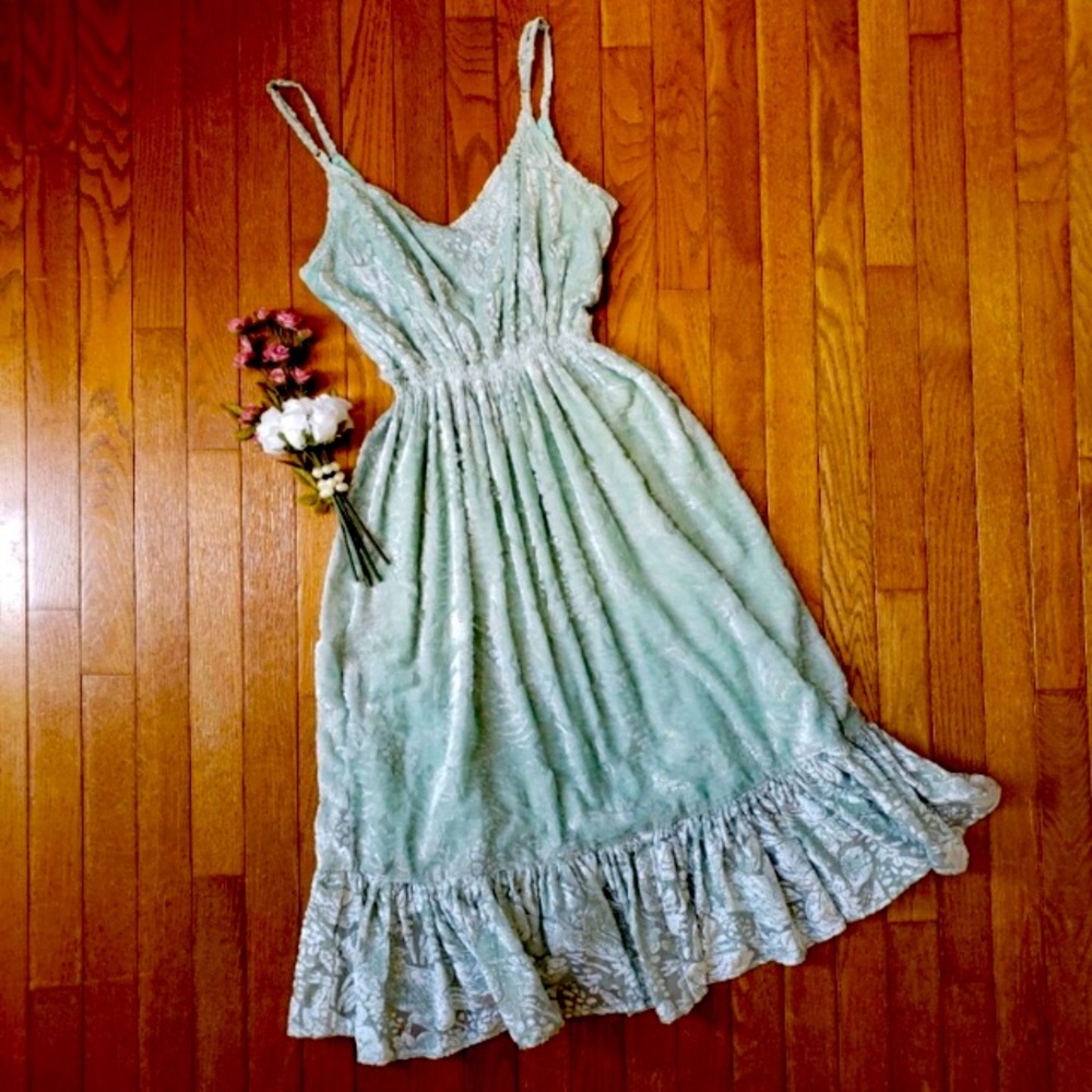 Velvet burnout feminine dress